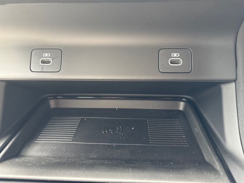 More views of Land Rover Discovery Sport
