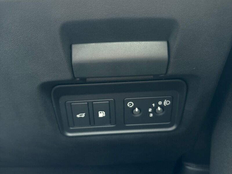 More views of Land Rover Discovery Sport