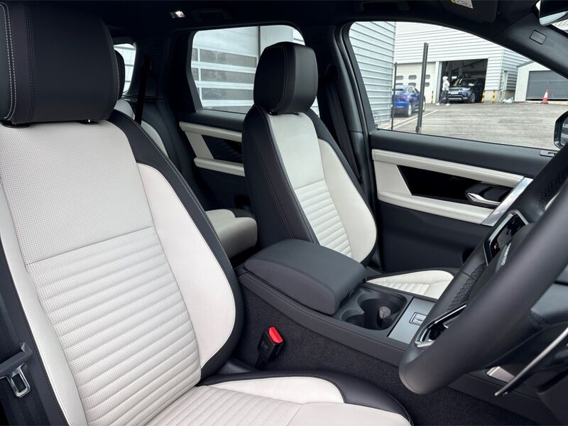 More views of Land Rover Discovery Sport