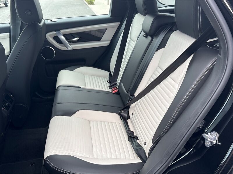 More views of Land Rover Discovery Sport