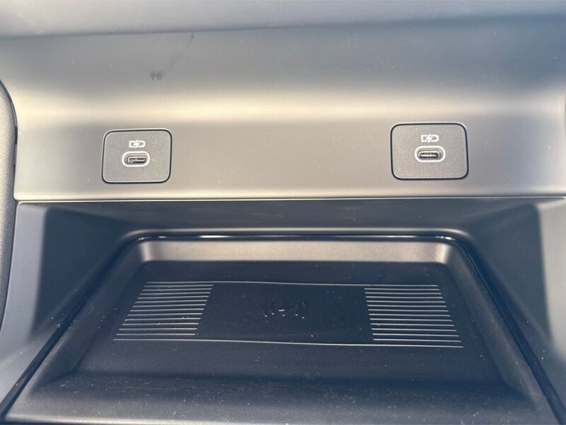 More views of Land Rover Discovery Sport