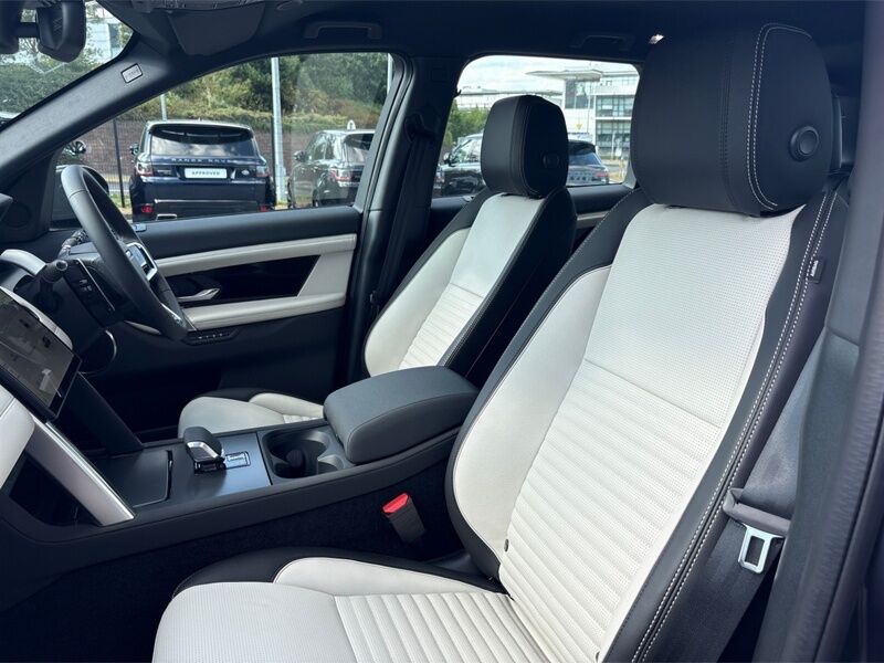 More views of Land Rover Discovery Sport