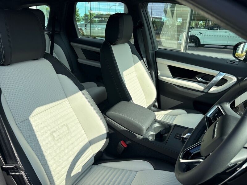 More views of Land Rover Discovery Sport