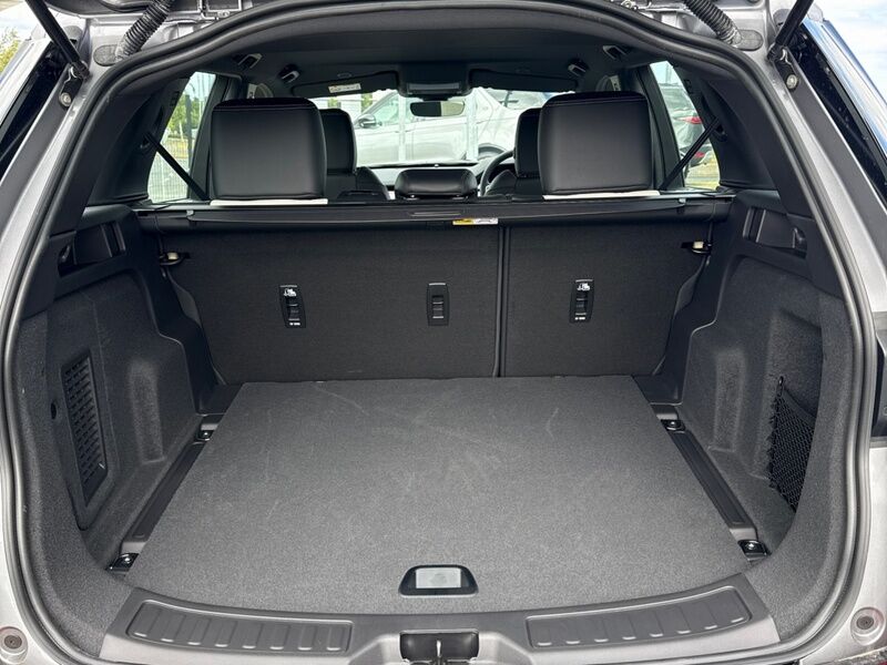 More views of Land Rover Discovery Sport