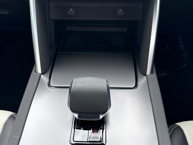 More views of Land Rover Discovery Sport
