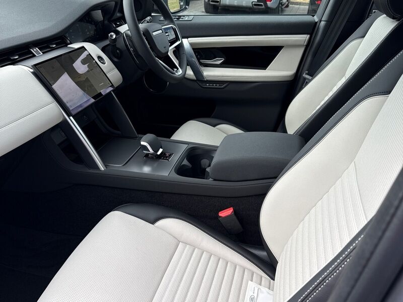 More views of Land Rover Discovery Sport
