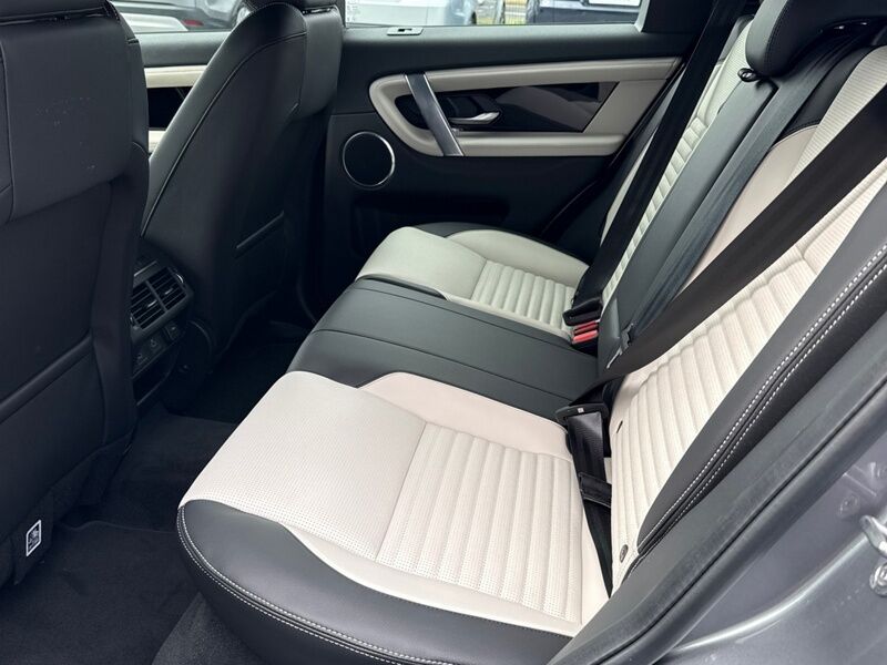 More views of Land Rover Discovery Sport
