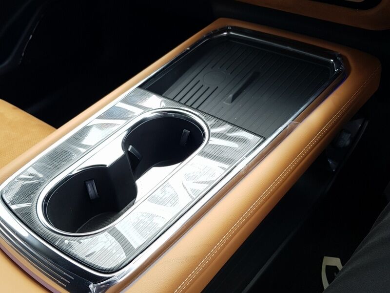 More views of Mazda 6e