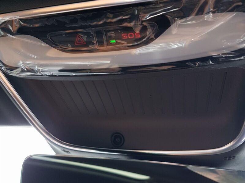 More views of Mazda 6e