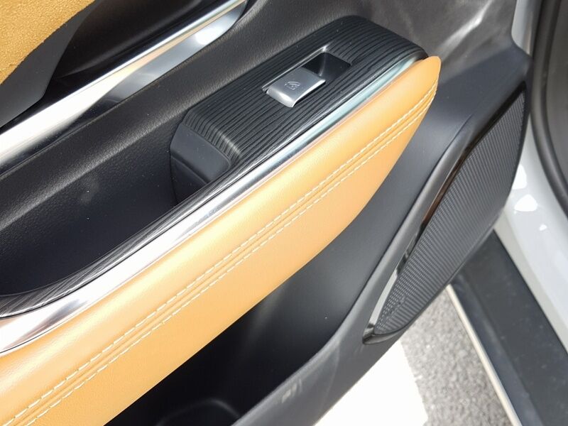 More views of Mazda 6e