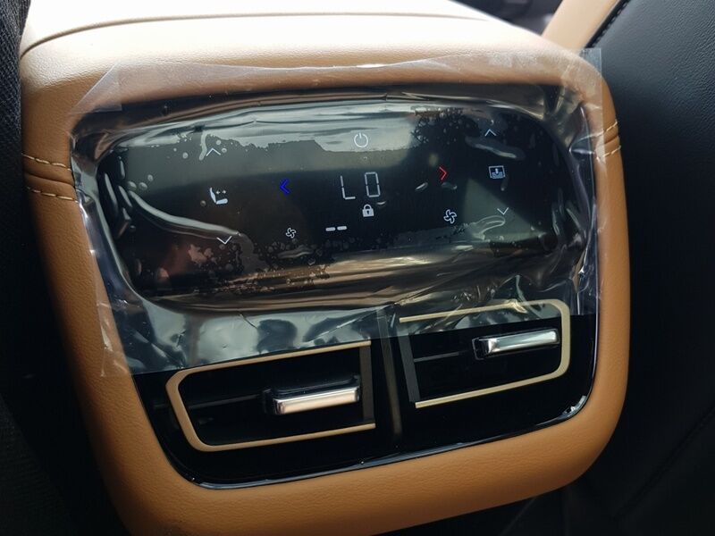 More views of Mazda 6e