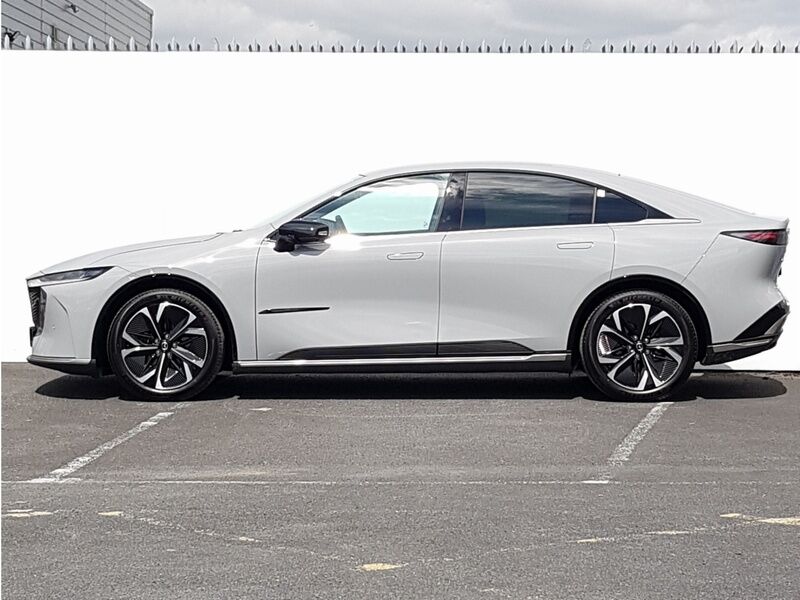 More views of Mazda 6e