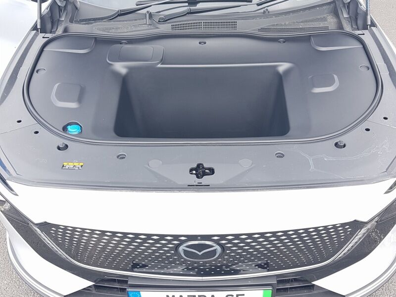 More views of Mazda 6e