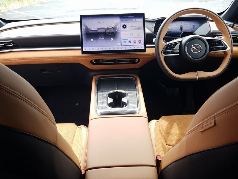 More views of Mazda 6e
