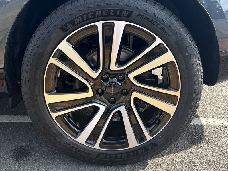 More views of Land Rover Range Rover