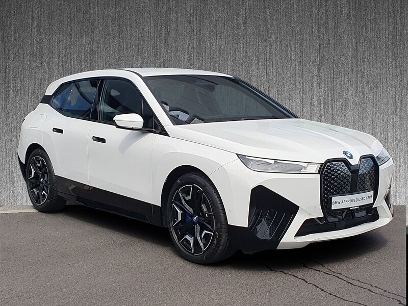 More views of BMW iX