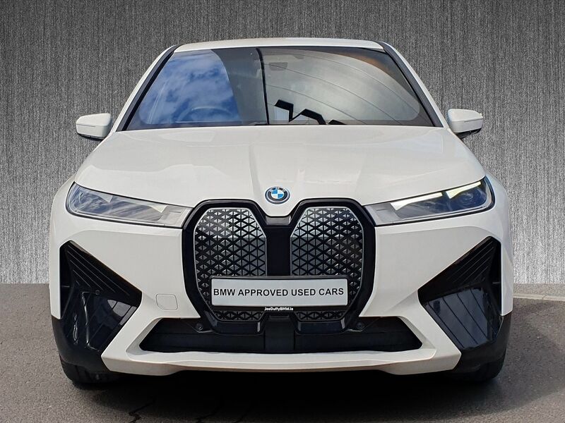 More views of BMW iX
