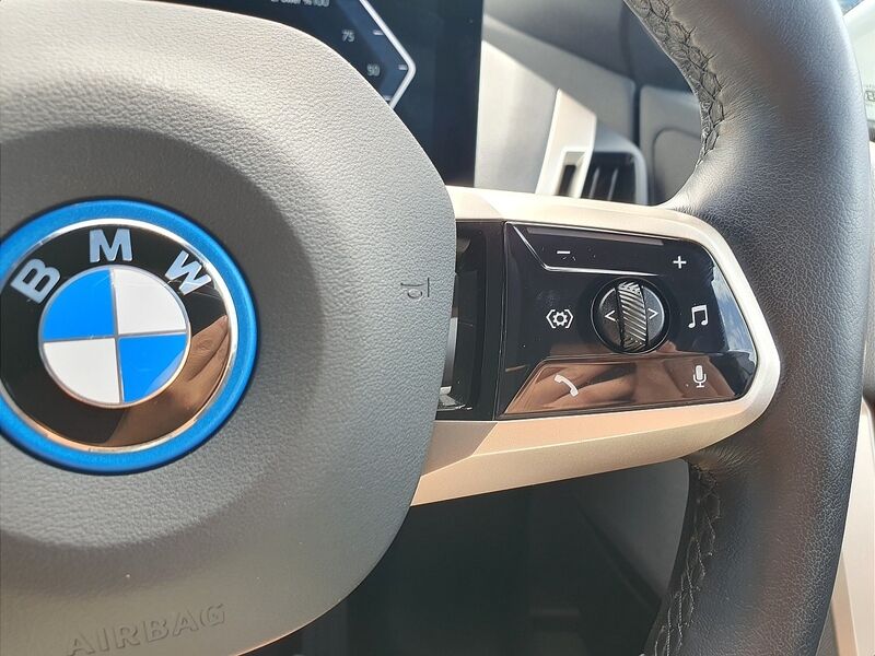 More views of BMW iX