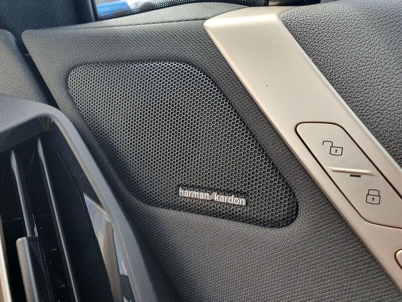 More views of BMW iX