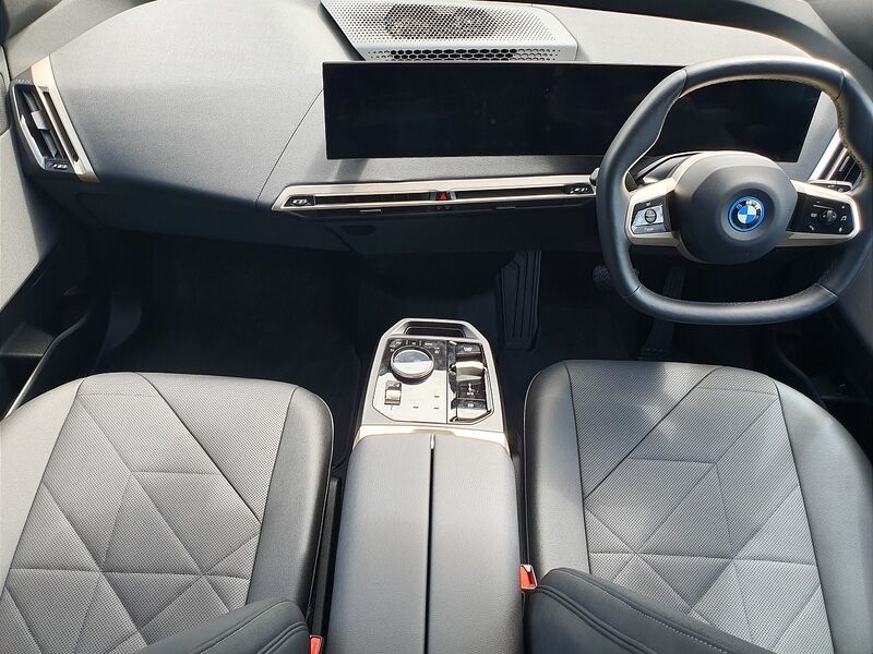 More views of BMW iX