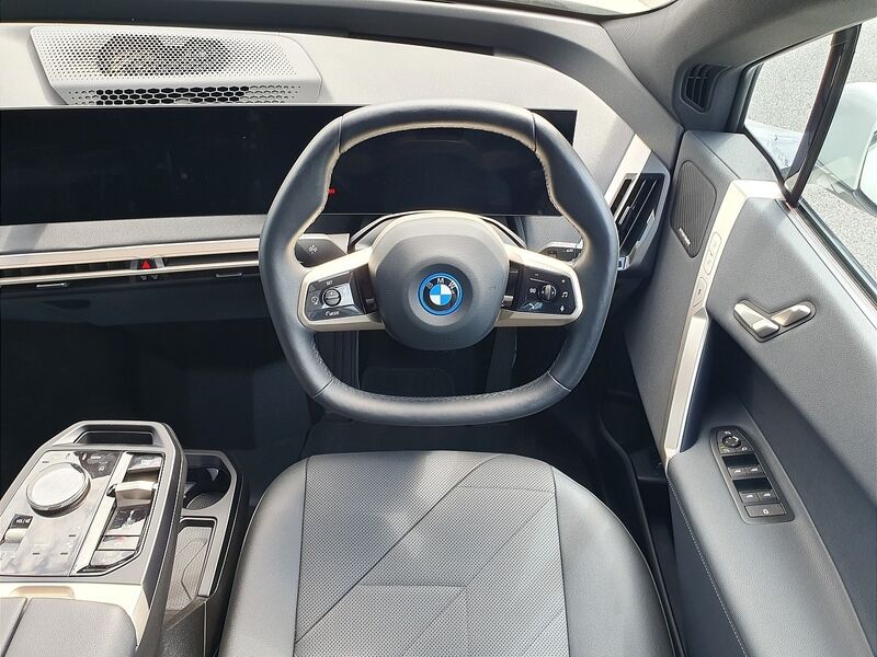 More views of BMW iX