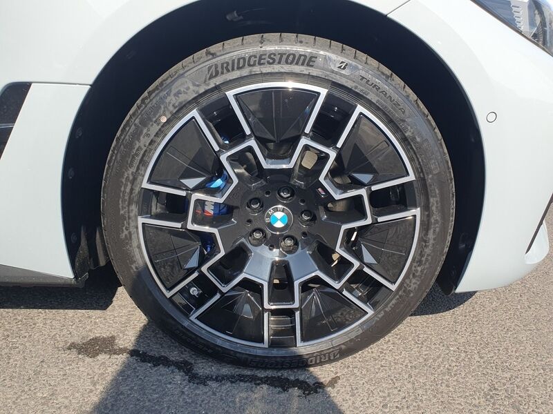 More views of BMW i4