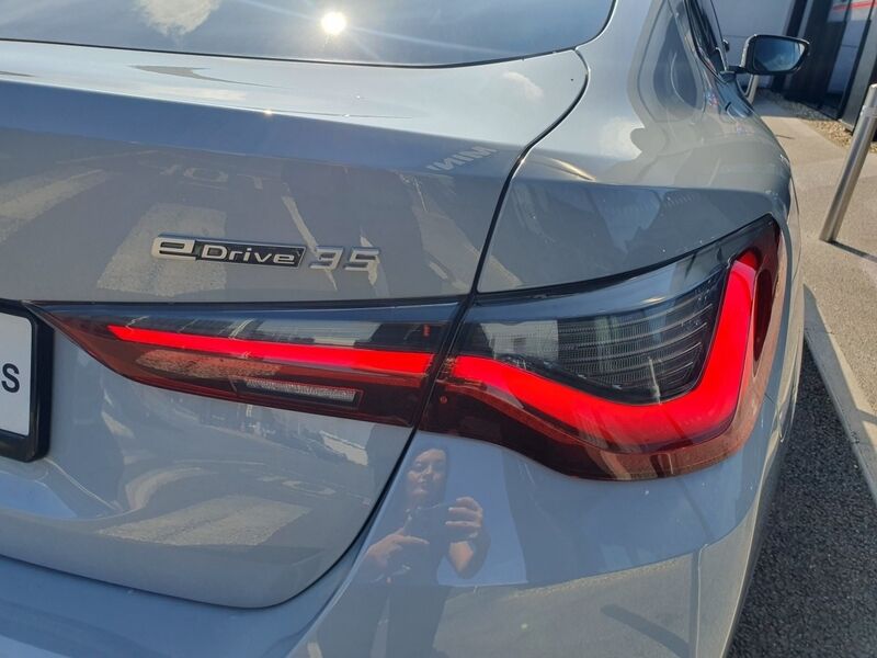 More views of BMW i4