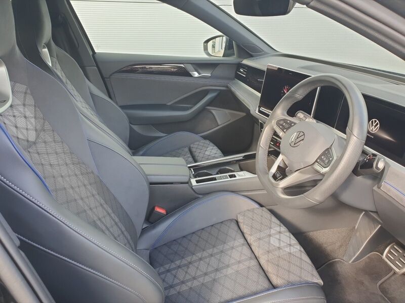 More views of Volkswagen Passat