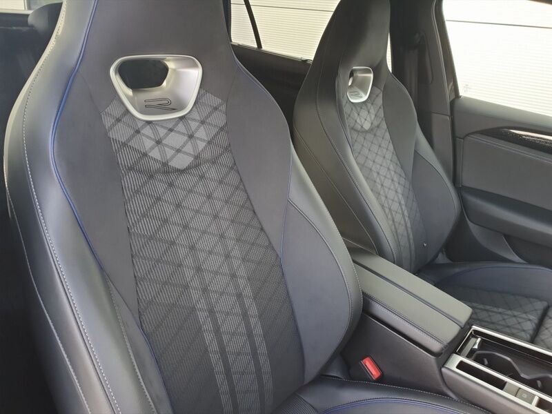 More views of Volkswagen Passat
