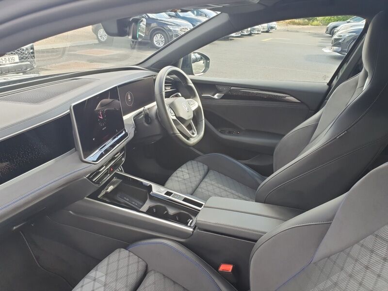More views of Volkswagen Passat