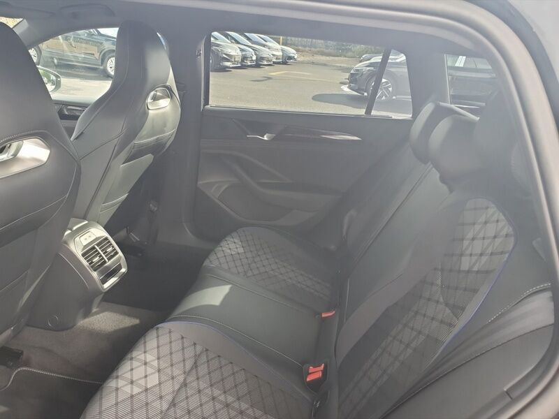 More views of Volkswagen Passat