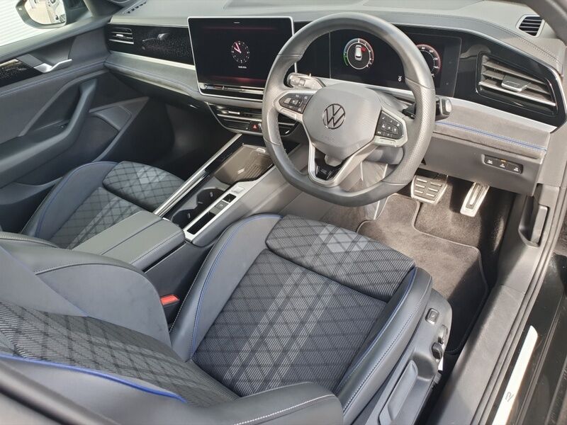 More views of Volkswagen Passat