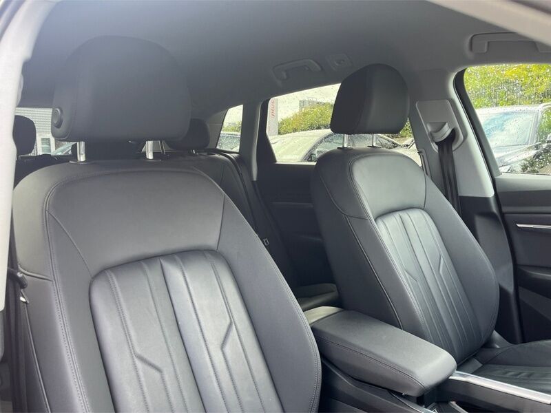 More views of Audi e-tron