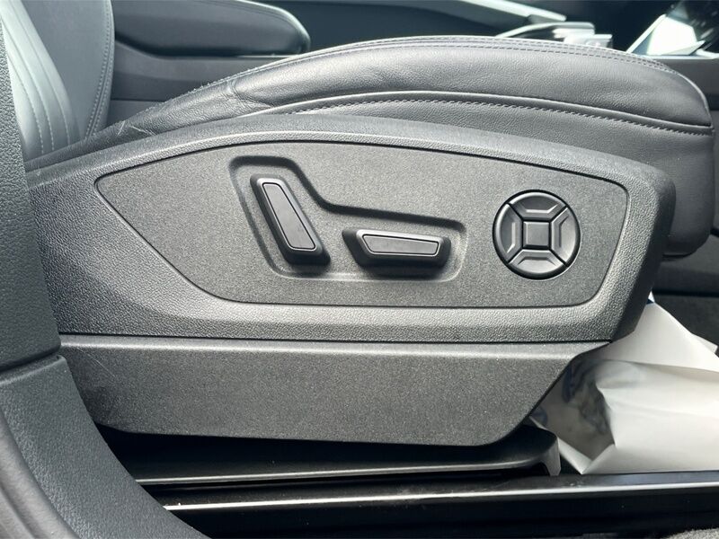 More views of Audi e-tron