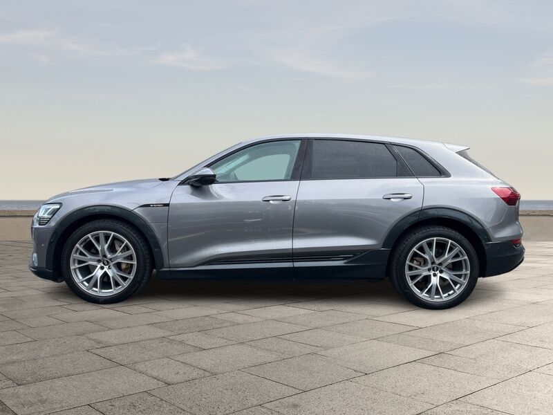 More views of Audi e-tron
