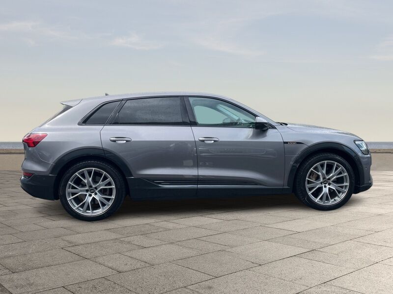 More views of Audi e-tron
