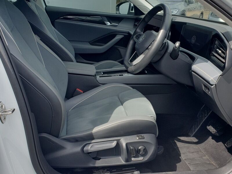 More views of Volkswagen Passat
