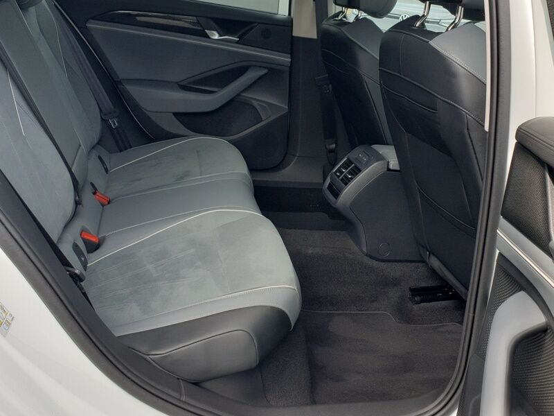 More views of Volkswagen Passat
