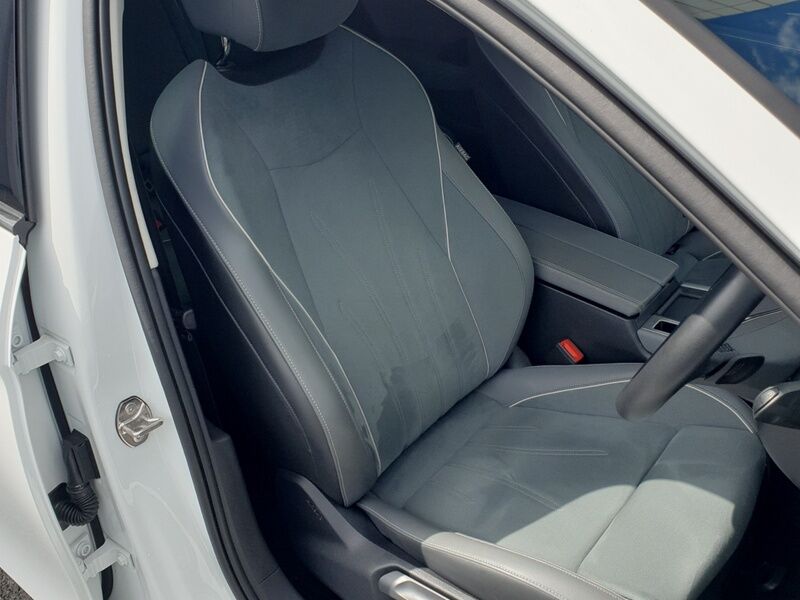 More views of Volkswagen Passat