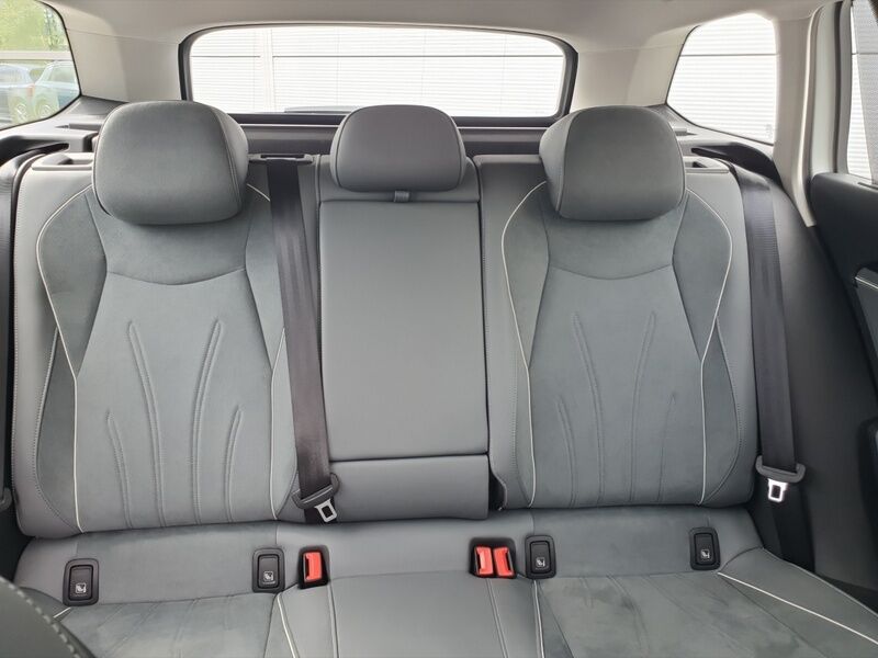 More views of Volkswagen Passat