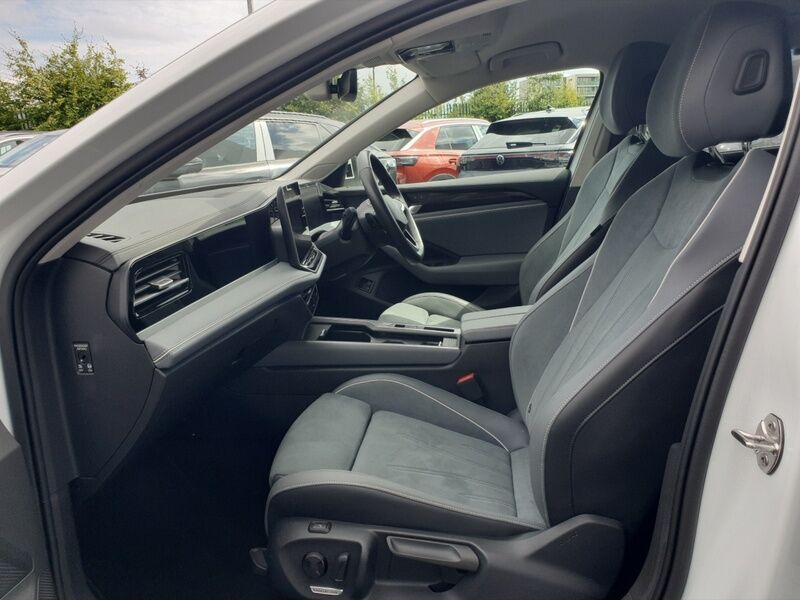 More views of Volkswagen Passat