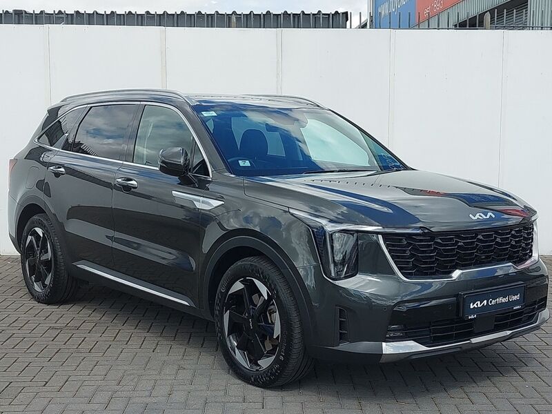 More views of Kia Sorento