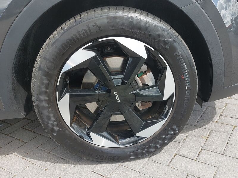 More views of Kia Sorento