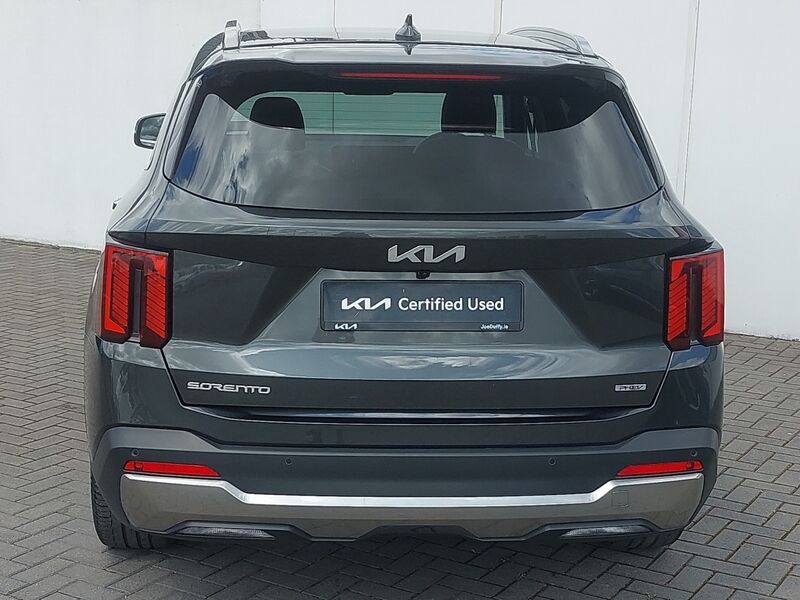 More views of Kia Sorento