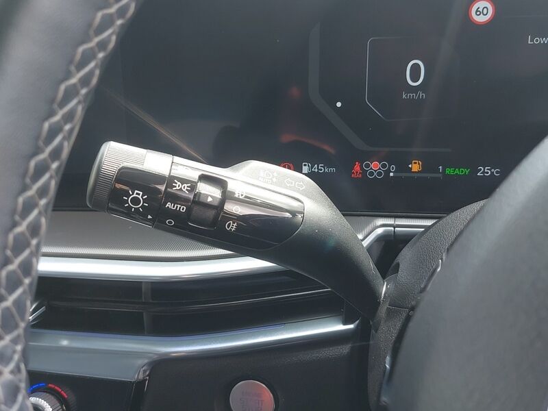 More views of Kia Sorento