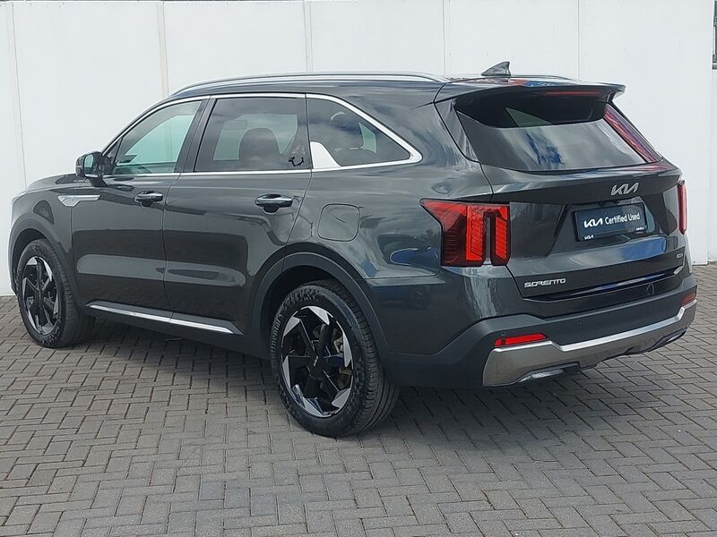 More views of Kia Sorento