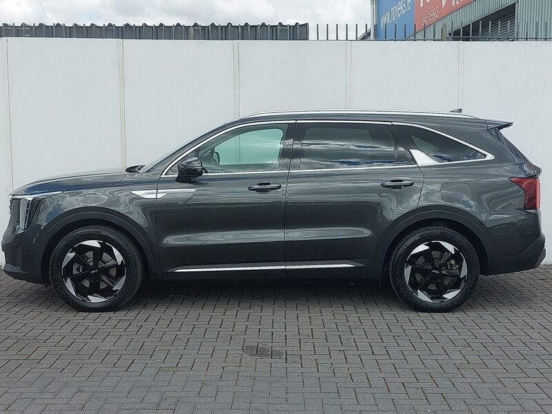 More views of Kia Sorento