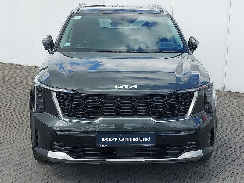 More views of Kia Sorento