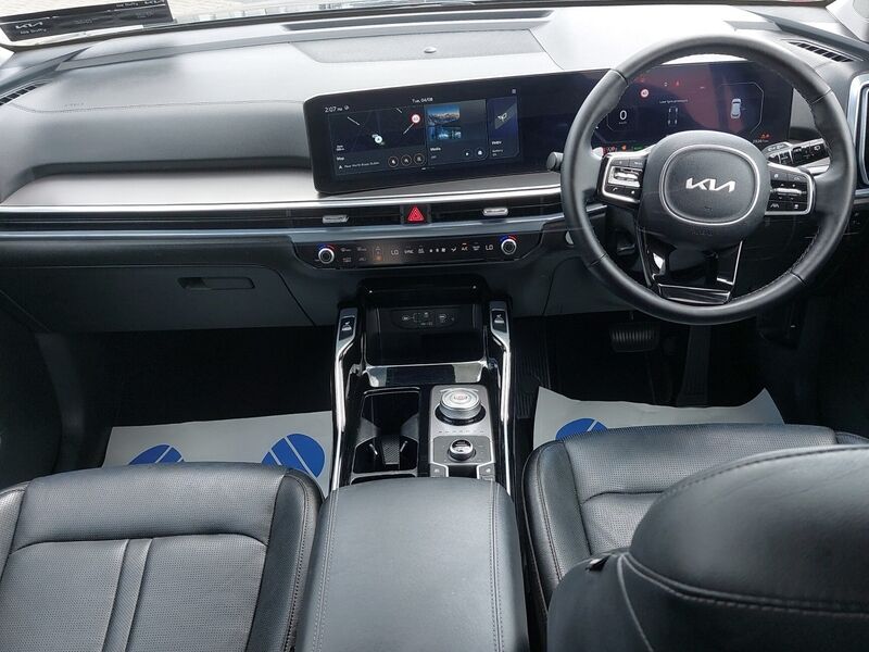 More views of Kia Sorento
