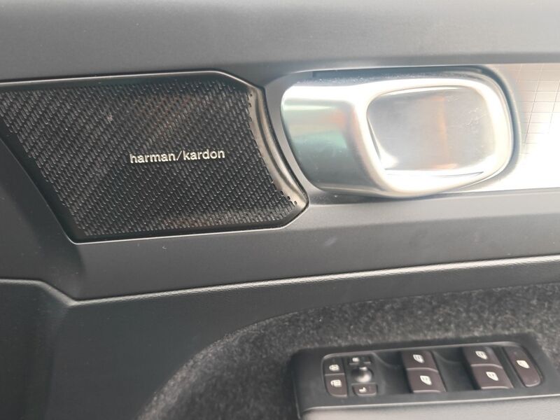 More views of Volvo XC40